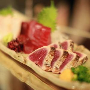 A plate of food with meat on it.