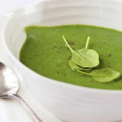 Cold fresh pea soup