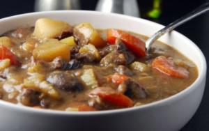 levana-cooks-mushroom-tempeh-stew