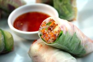 levana-cooks-summer-rolls-with-thai-dipping-sauce-recipe