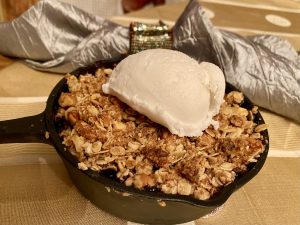 Individual Berry Crumb Pie