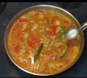 Chicken Curry with Tomatoes and Plantains Recipe