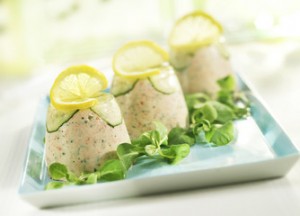Salmon mousse molds with cucumber and lemon